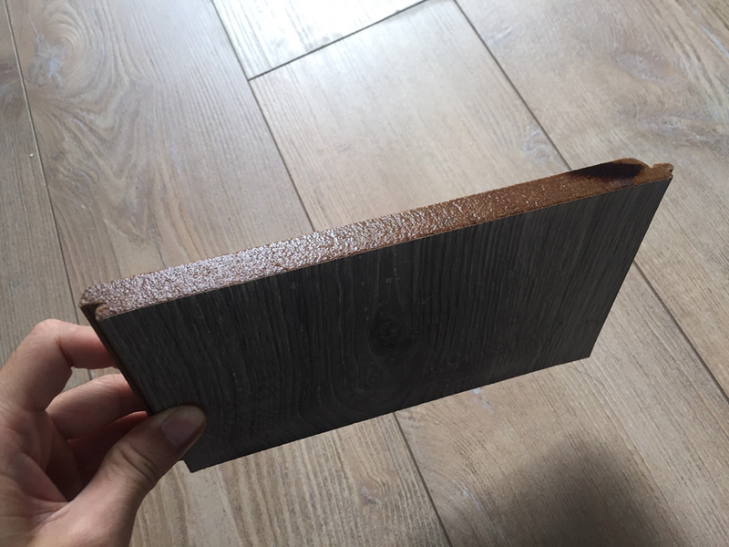 sàn gỗ siêu chịu nước Kronopol có cốt gỗ chịu nước 